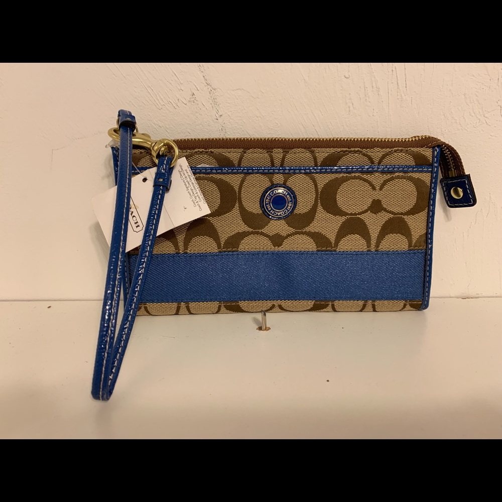 NWT Coach wristlet wallet